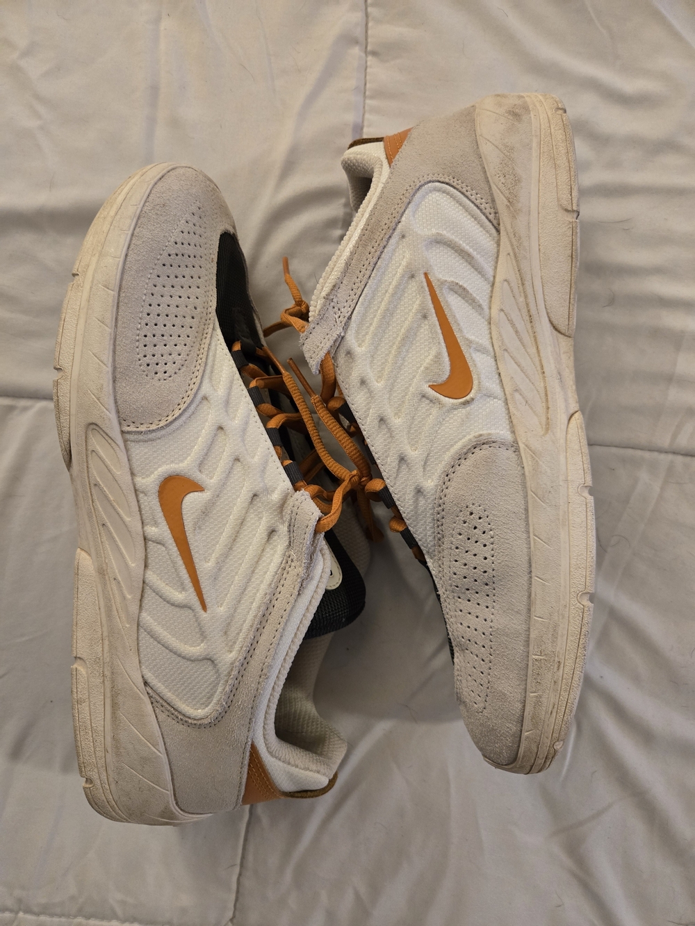 (Used) Nike Men’s White and Orange Running Sneakers Size 11